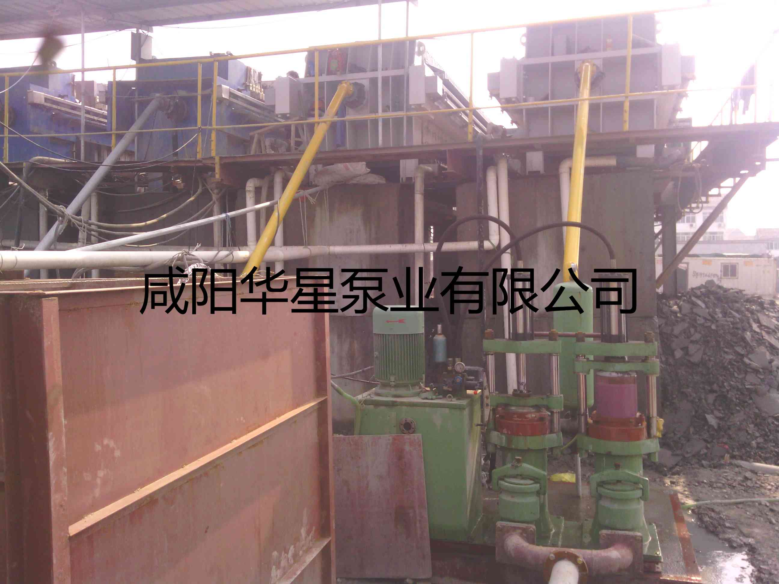 打樁污泥行業使用YBH300-40壓濾機柱塞泵客戶現場